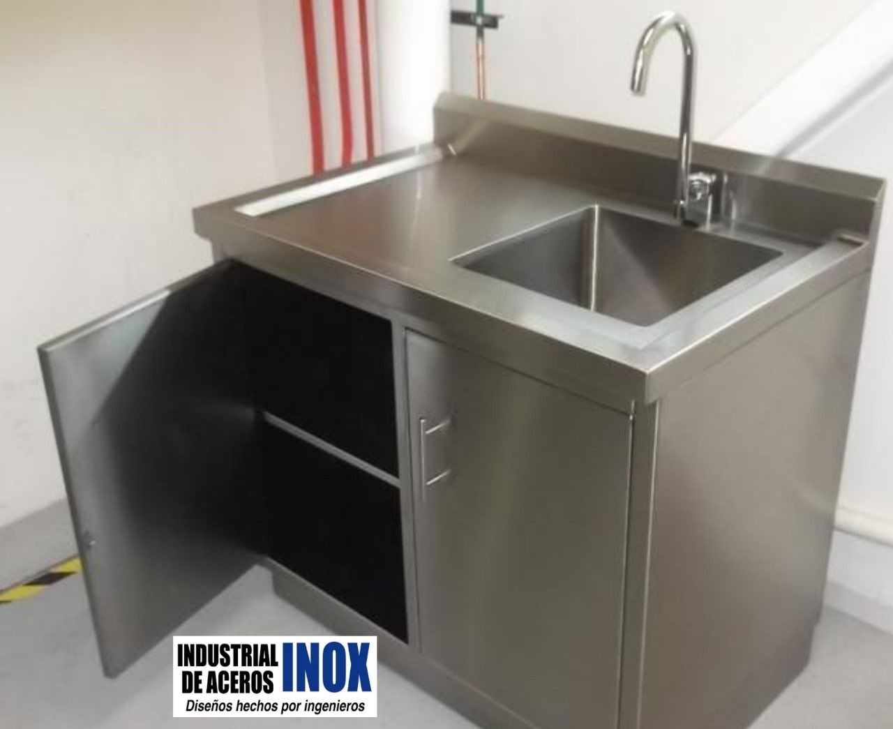 Muebles en acero inoxidable