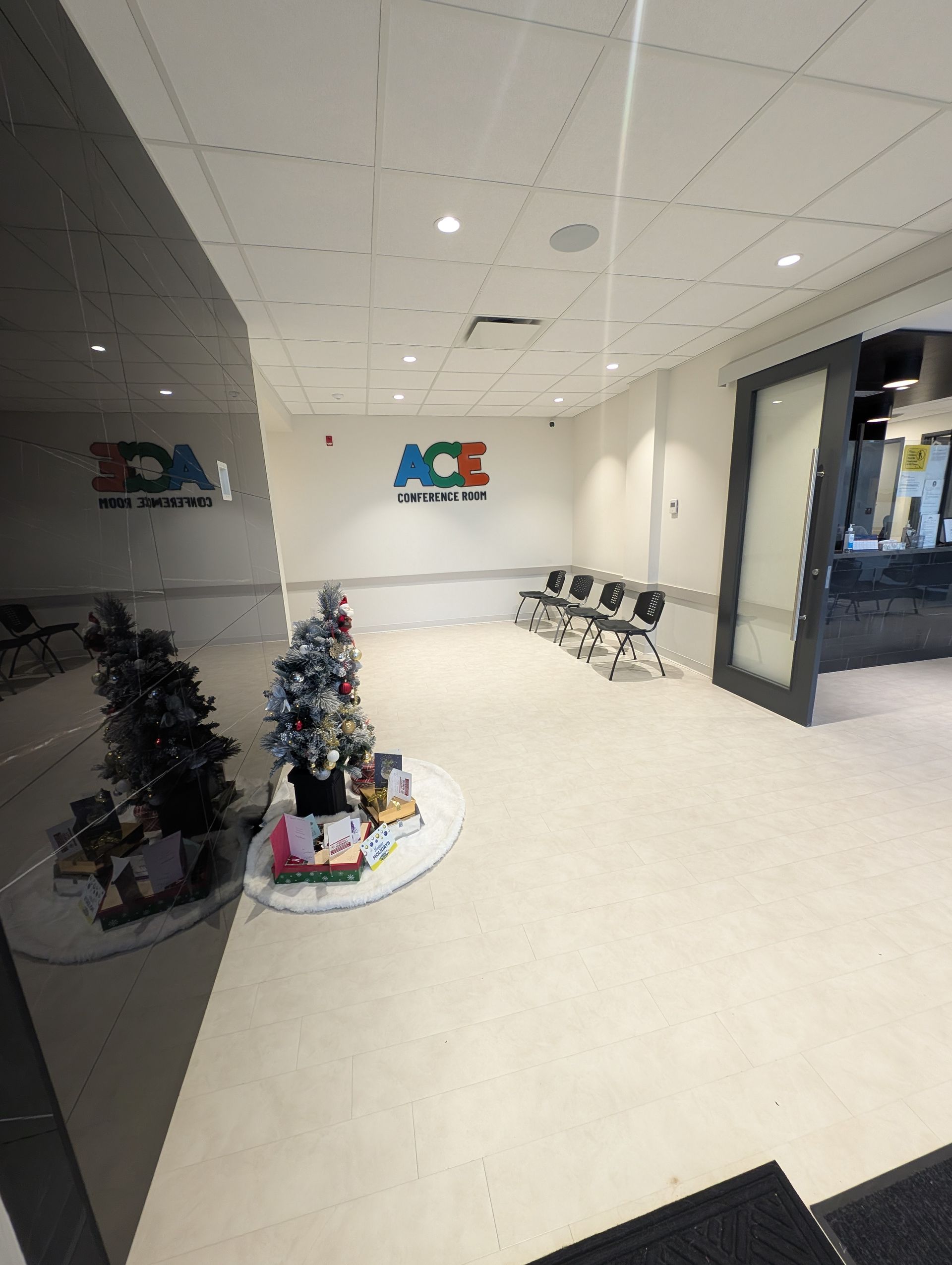 6055 front lobby