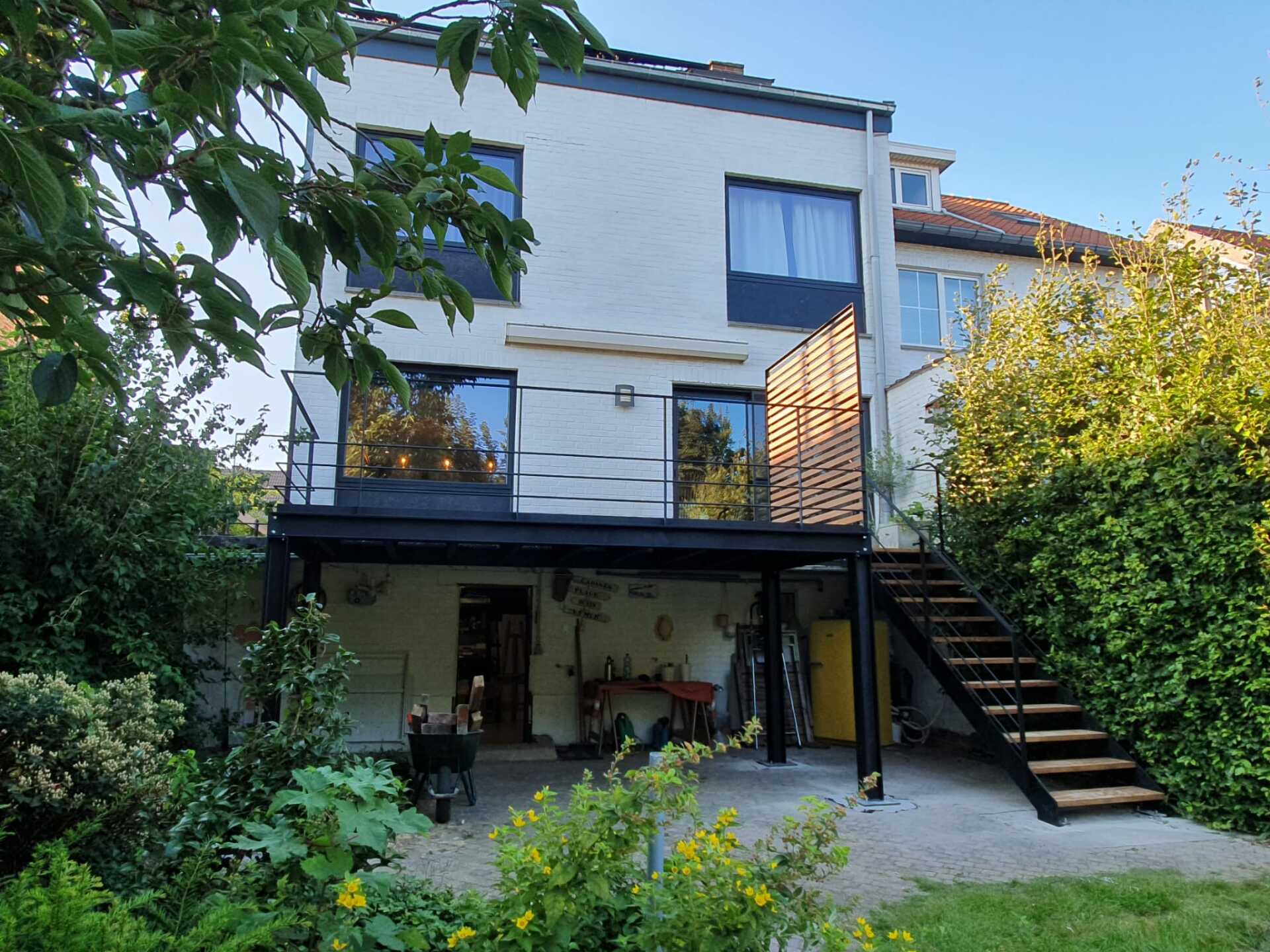 terrasse en metal et bois