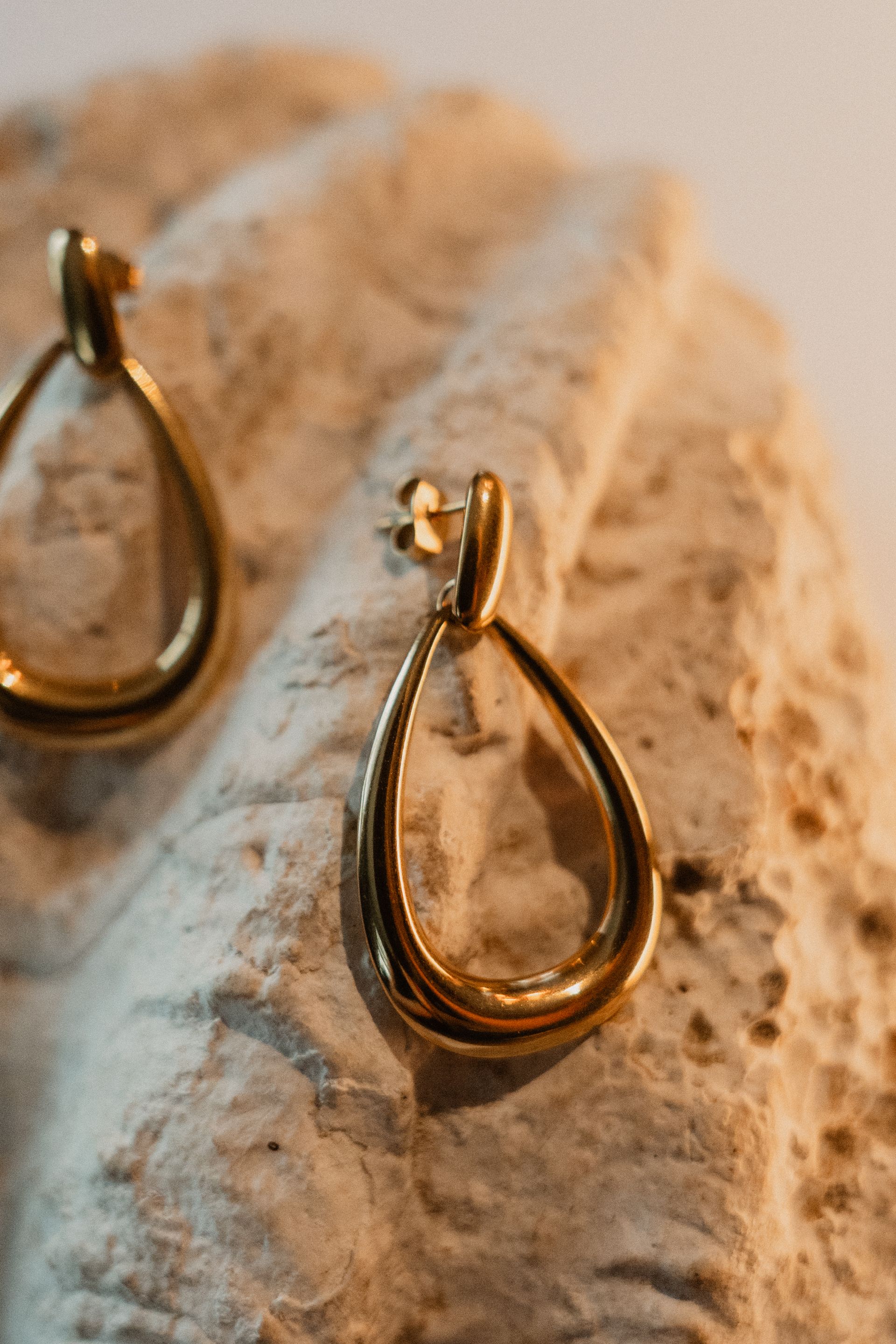 Ella oval oorbel