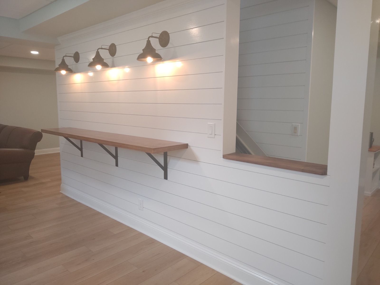 Entryway showing wood flooring, Floors by Recon