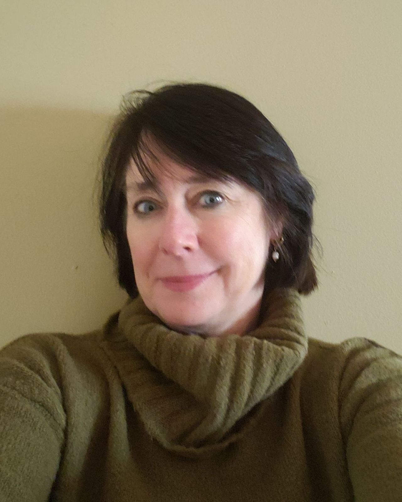 headshot of Faith Everett