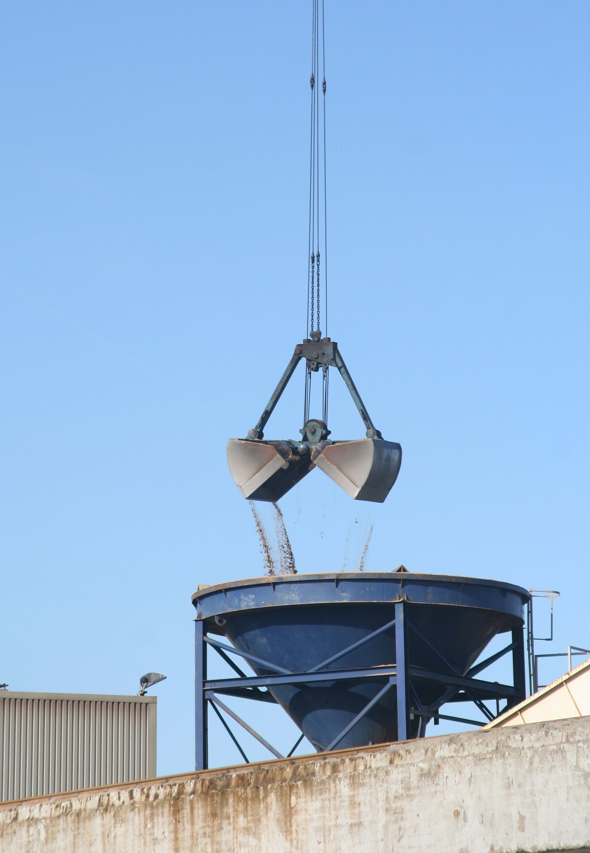 Direct Reduction Iron Facility Clamshell and Clamshell Liners