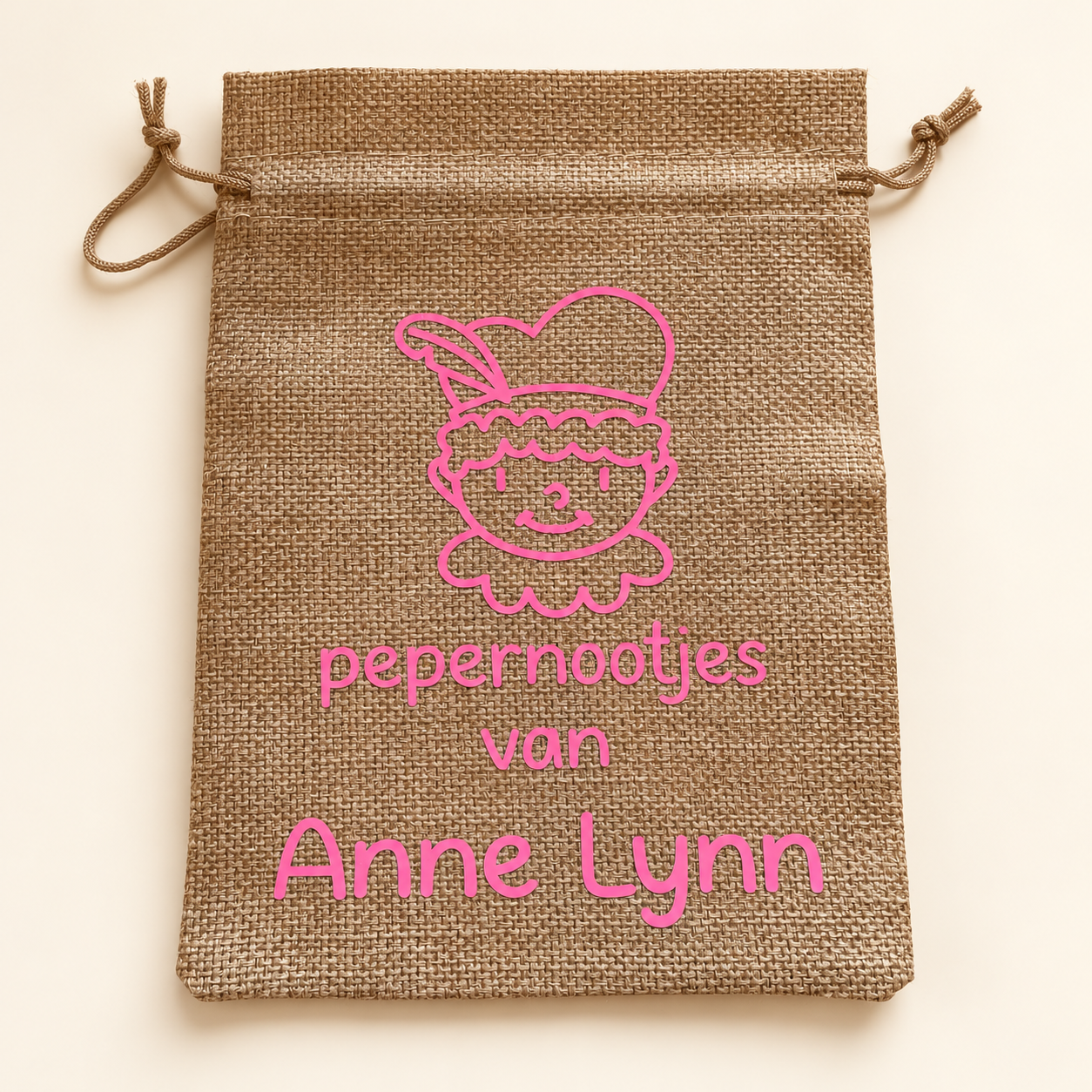 Jute pepernotenzakje van 15 bij 20 cm met roze Piet en voorbeeldnaam Anne Lynn