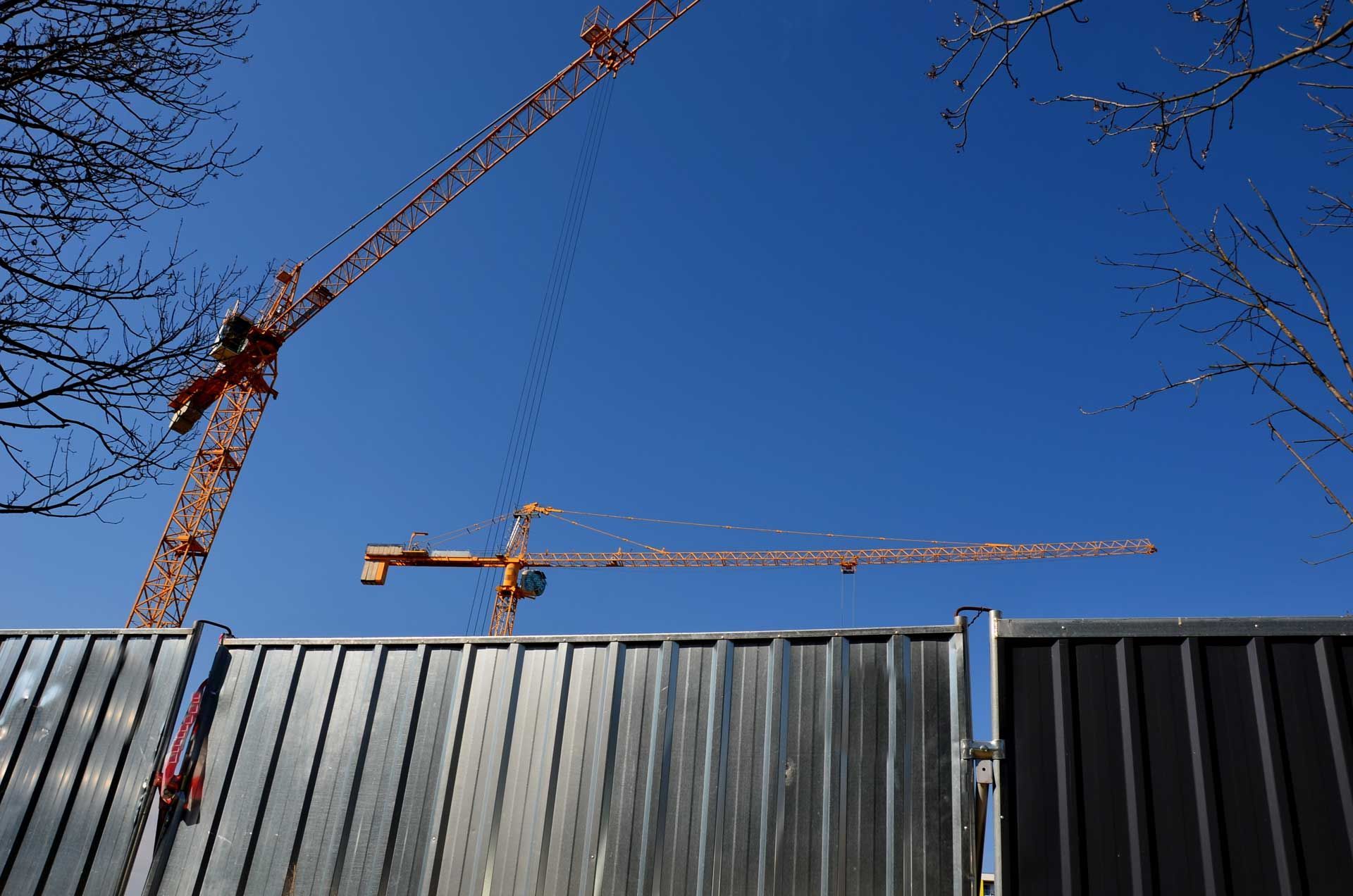 Temporary Construction Site Steel Metal Fence - A & R Rent-A-Fence