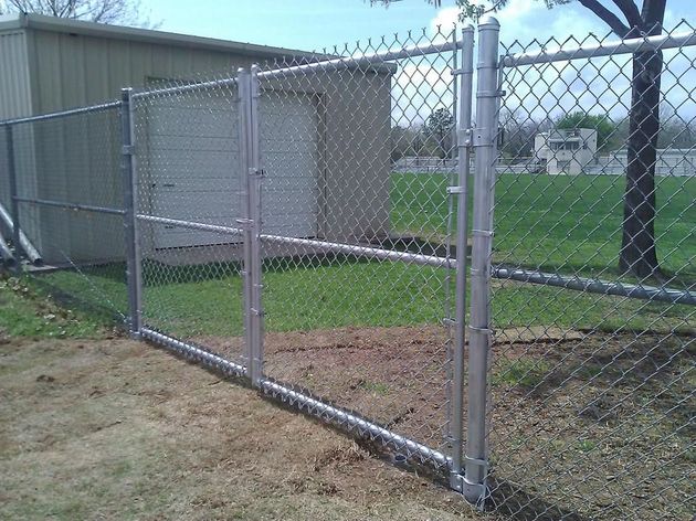 Temporary fencing services in Highland Park, TX, by A & R Rent-A-Fence
