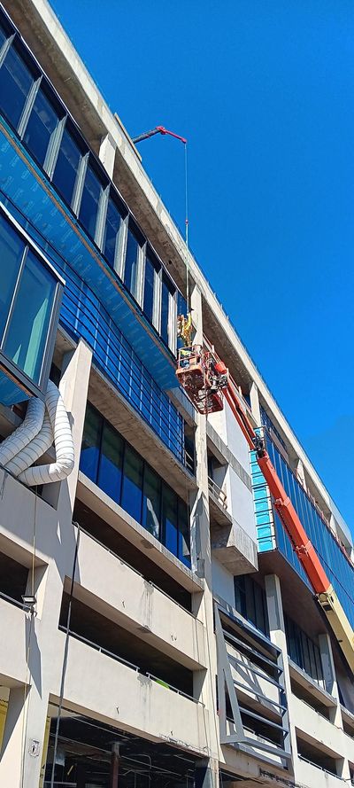 Small Spaces mini crane job 9
