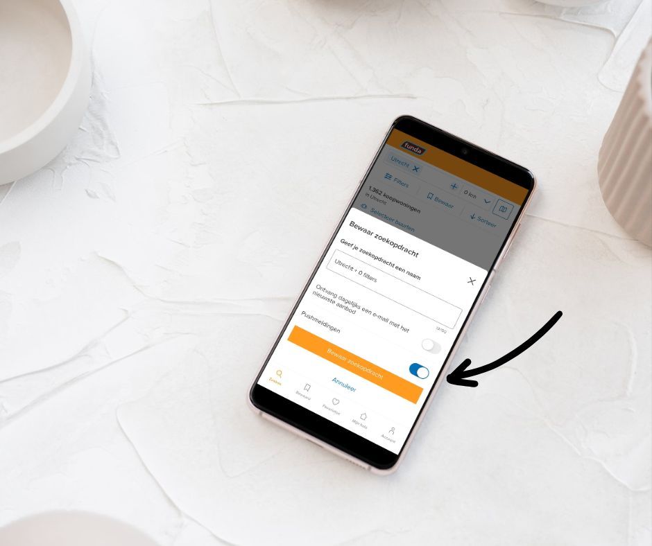 funda-alerts beeld op een mobiele telefoon