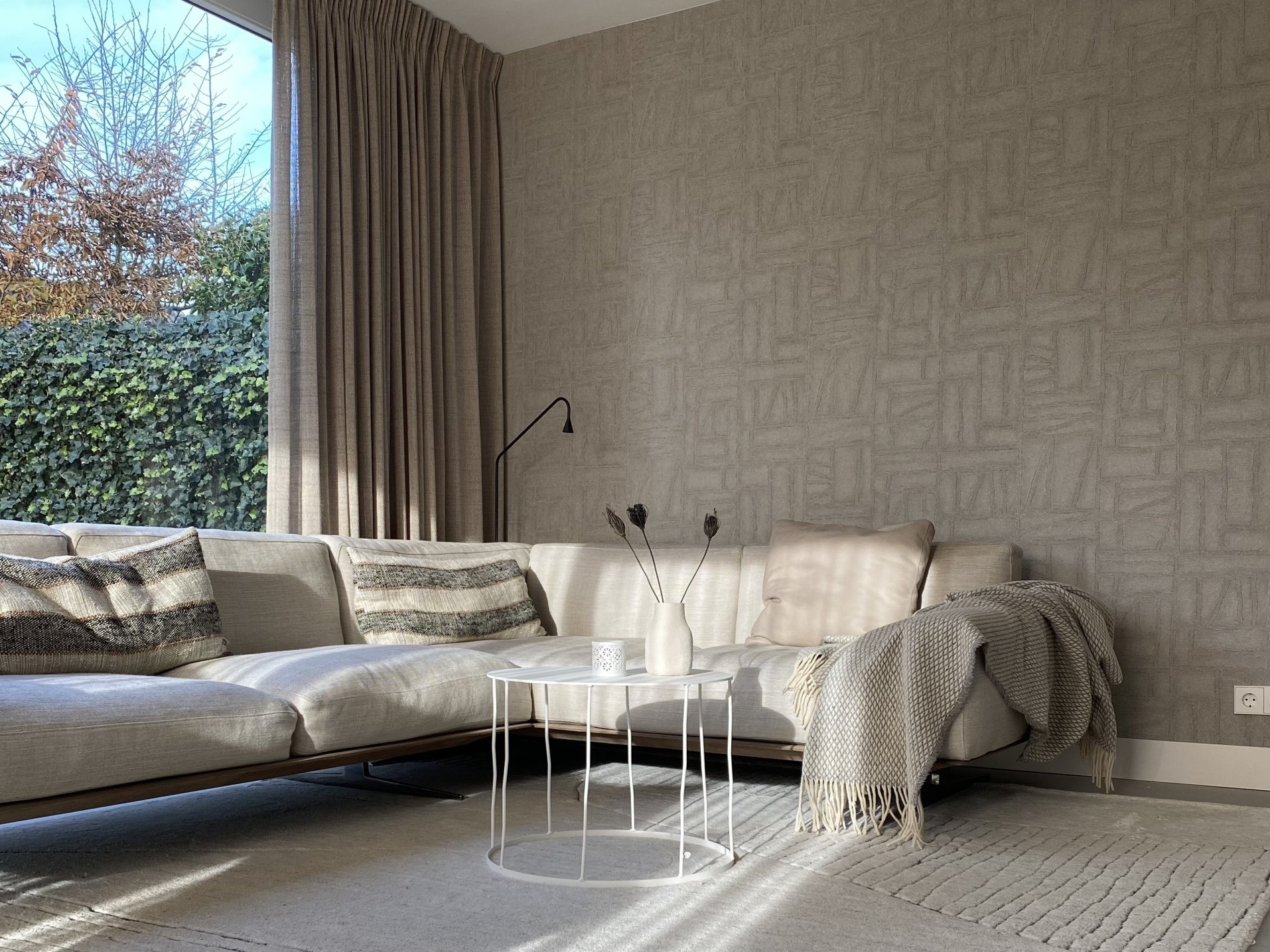 Interieur karakteristieke villa Soest aanbouw met schuifpuien | Villa18 Interieurdesign