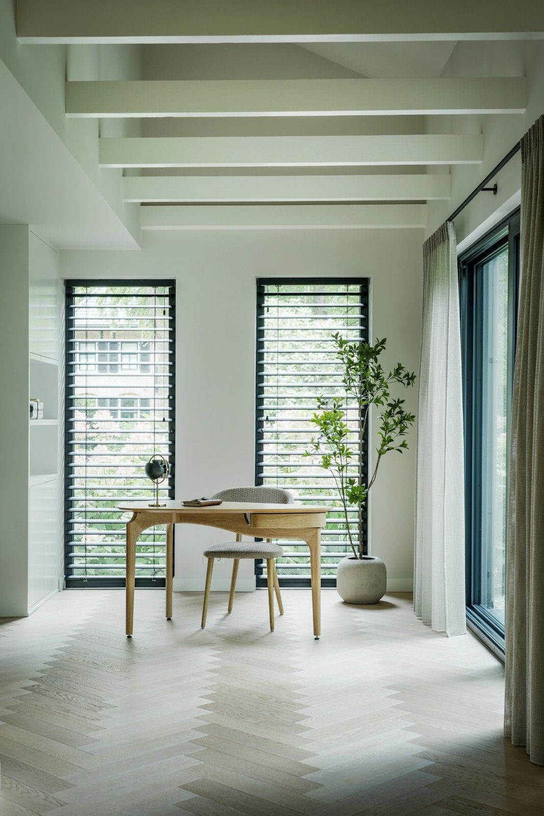 Modern interieur jaren 70 villa Bilthoven | Villa18 Interieurdesign