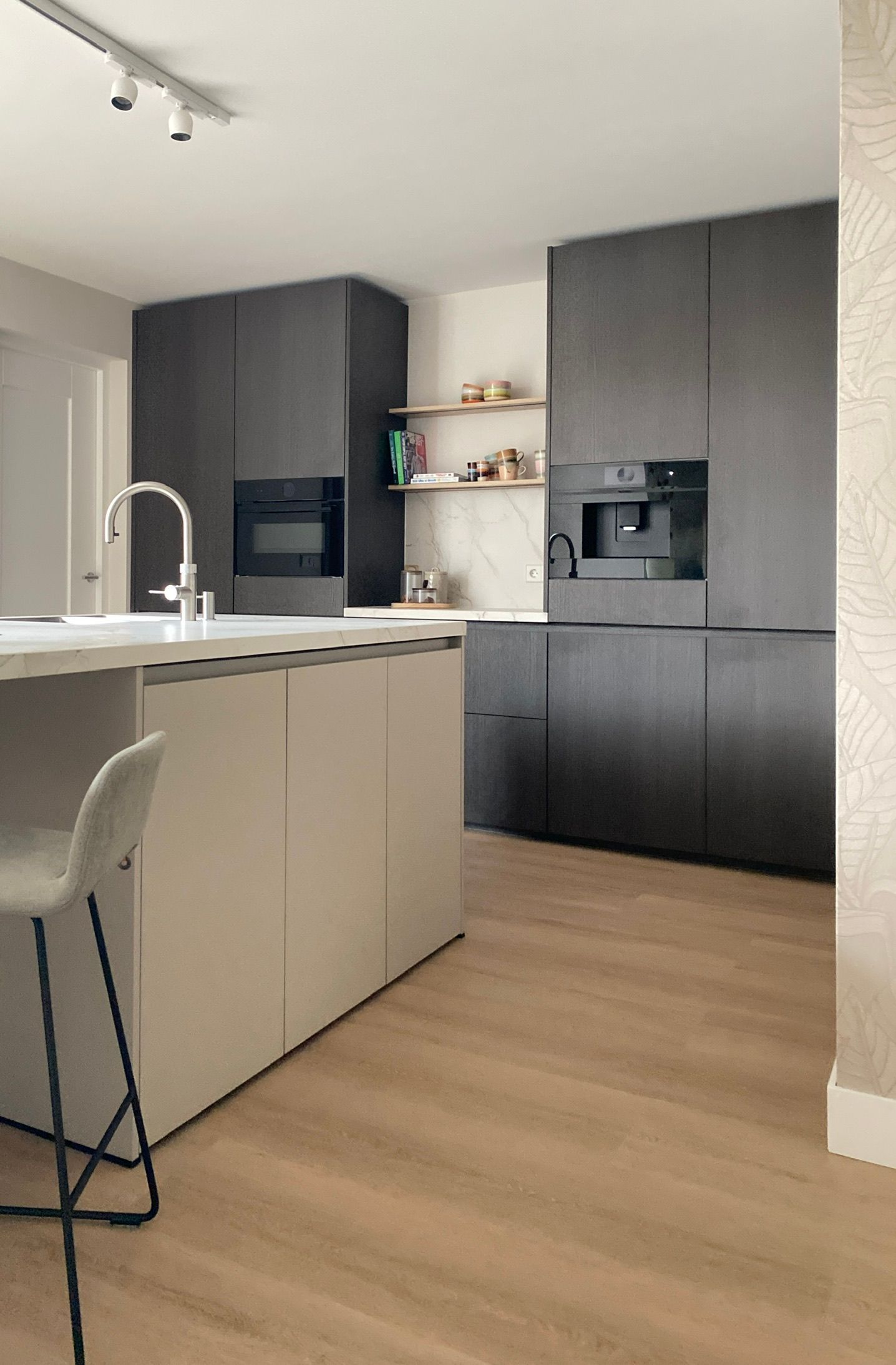 Metamorfose twee onder een kap Soest keuken na | Villa18