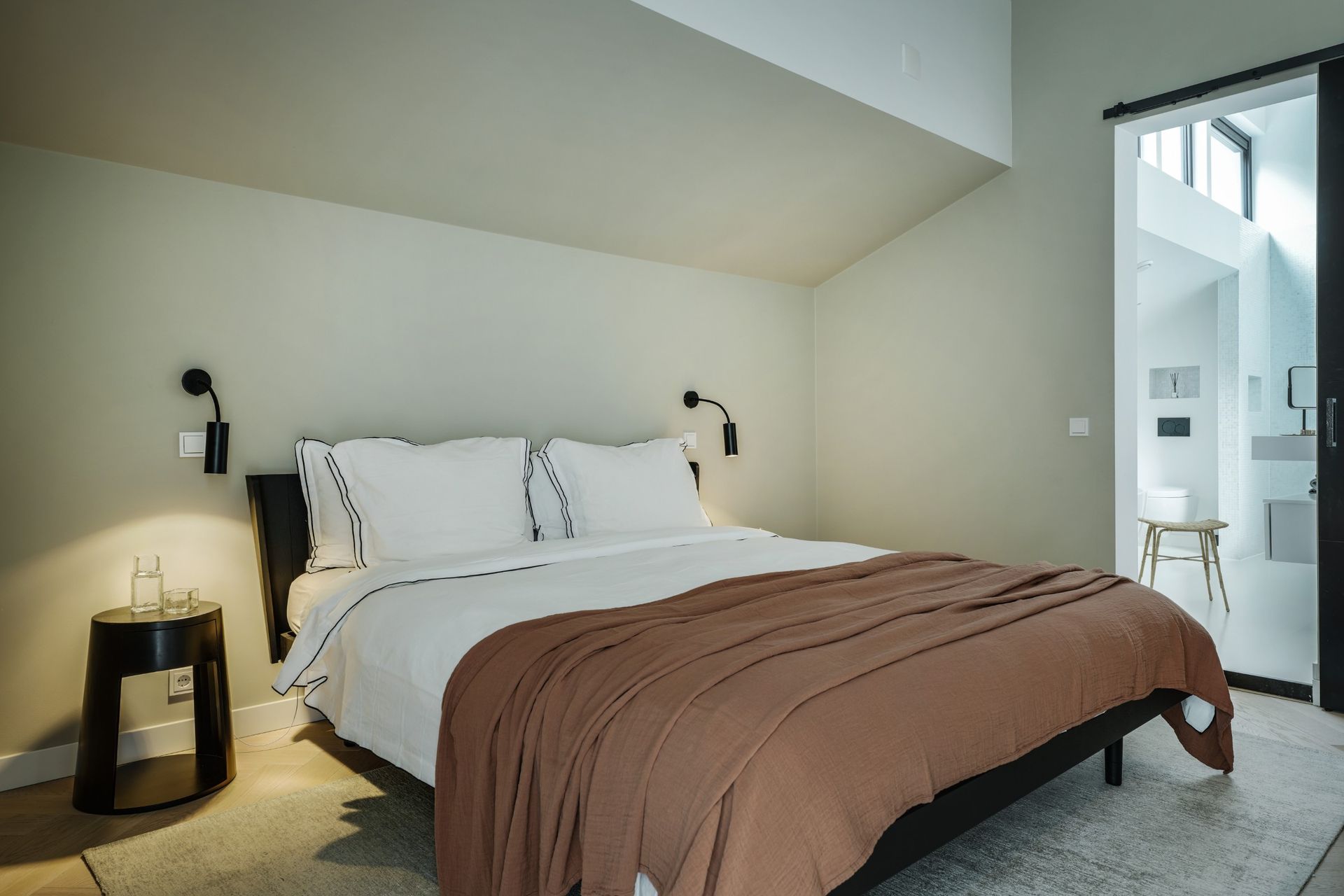 Jaren 70 villa Bilthoven slaapkamer | Villa18 Interieurontwerp