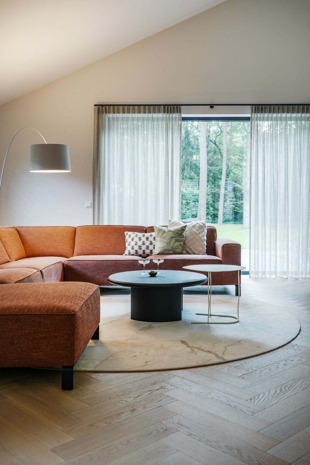 Interieur woonkamer Jaren 70 villa Bilthoven | Villa18 Interieurdesign