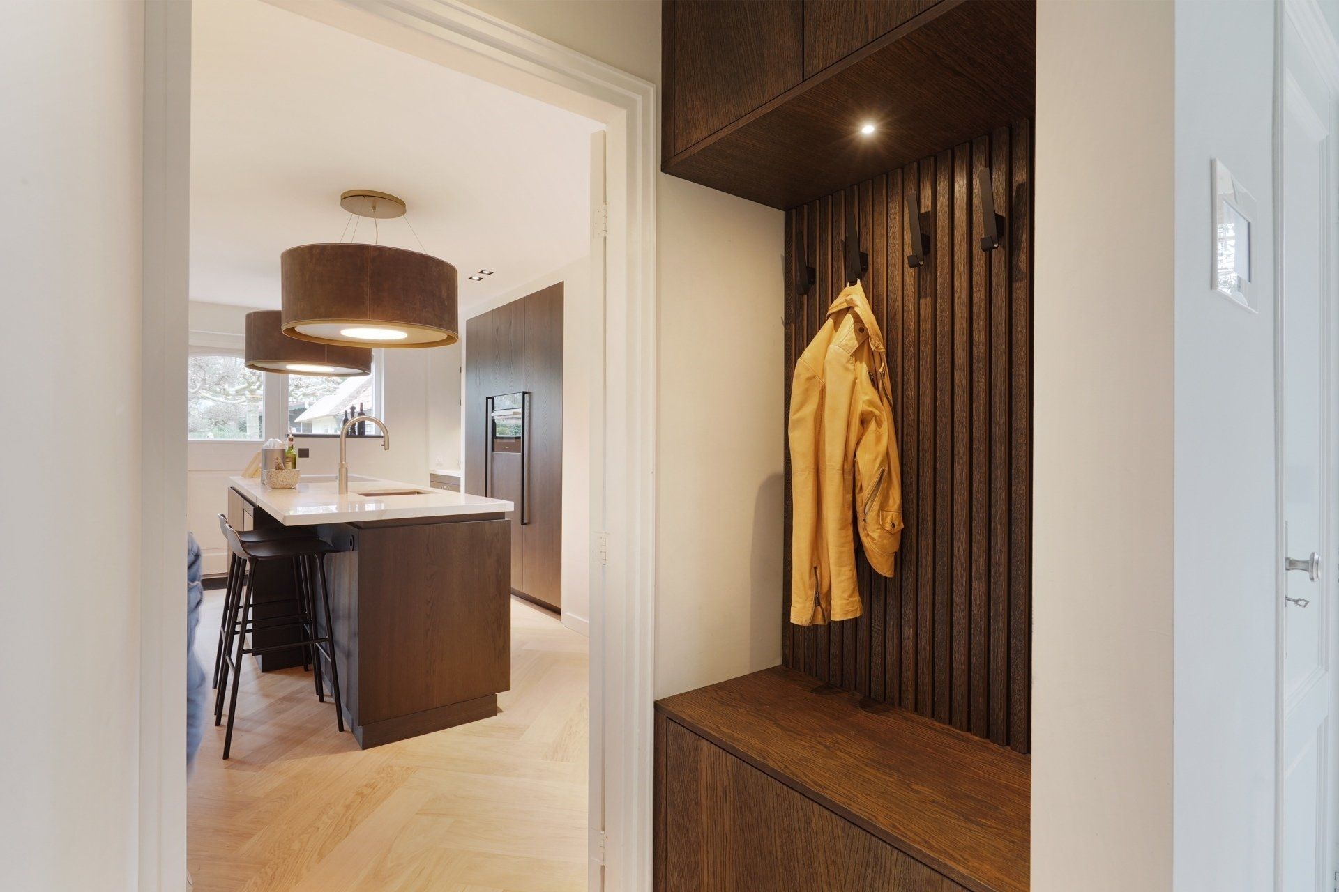 Interieurdesign villa Soest garderobe | Villa18 Interieurs