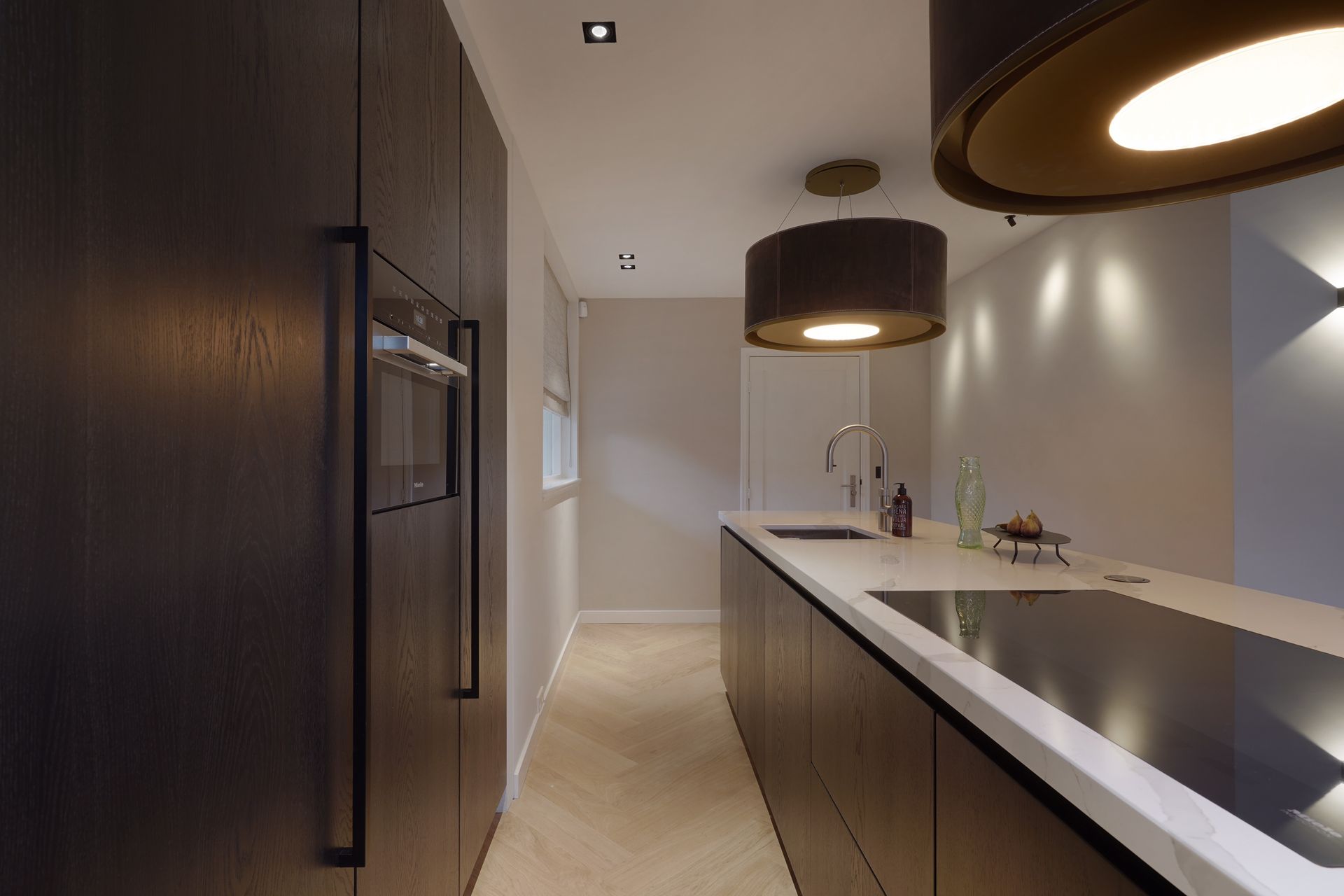 Rietgedekte villa Soest leefkeuken | Villa18 Interieurs