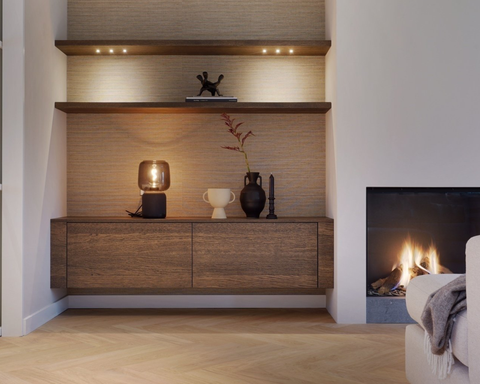 Interieurontwerp maatwerk tv dressoir open haard Villa Soest