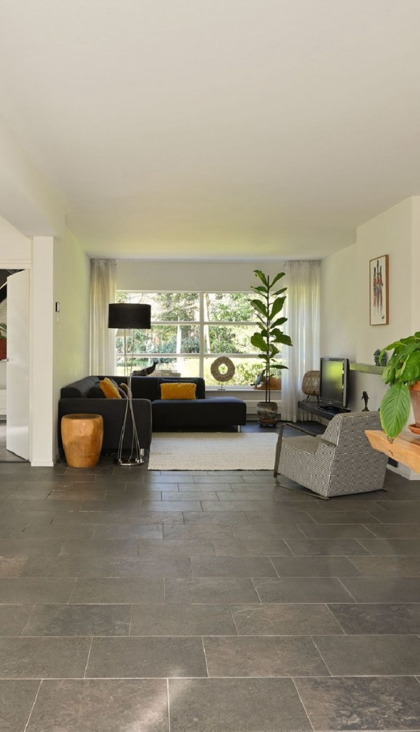 Metamorfose moderne villa Soest woonkamer voor | Villa18