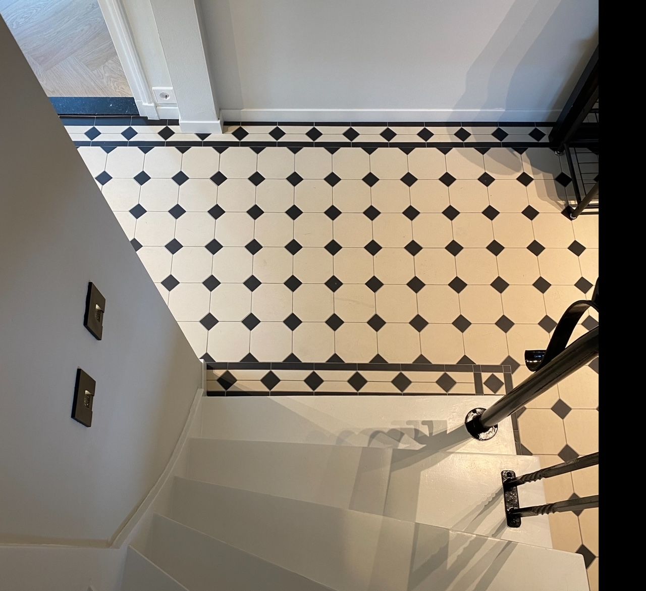 Interieurdesign rietgedekte villa Soest entree | Villa18 Interieurs