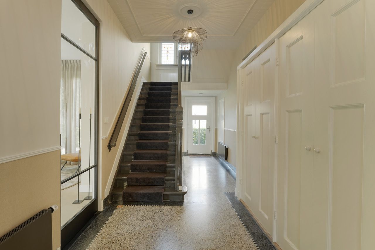Villa 1922 Baarn hal | Villa18 Interieurs