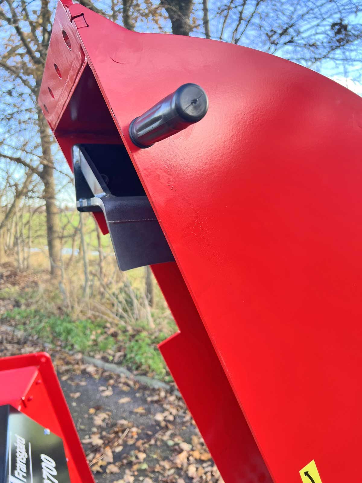 Handle on rotor box at PC-2700-PEH