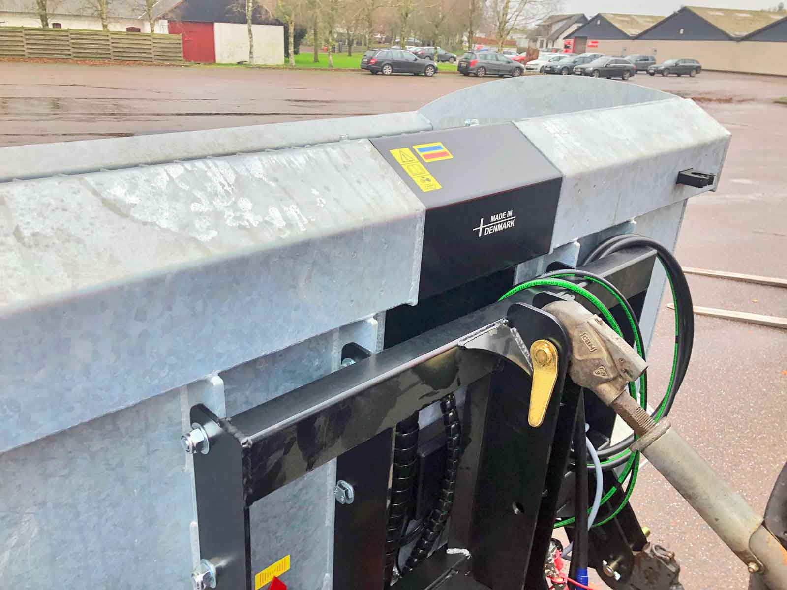 Nærbillede af en godt beskyttet ventilblok på tallerkenspreder