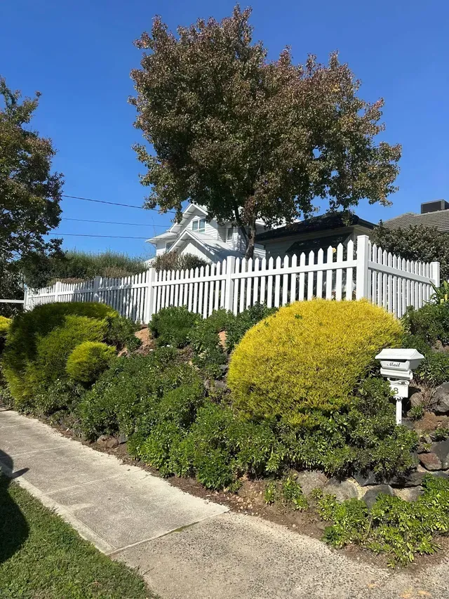picket fencing
