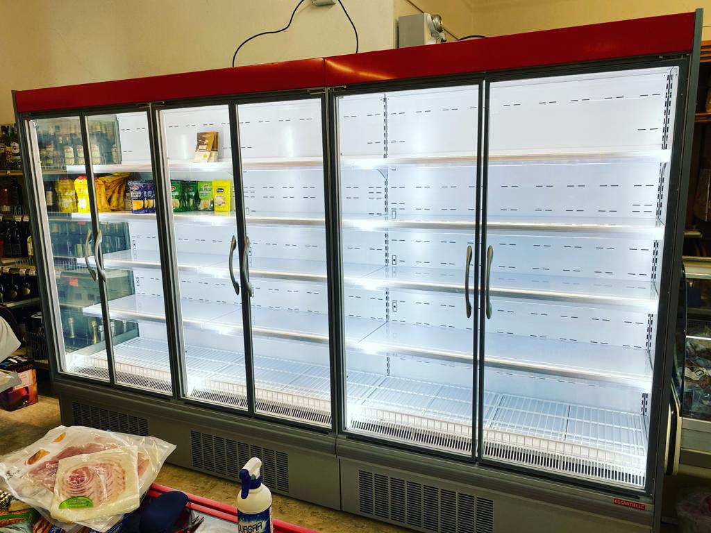 arredamento minimarket 3