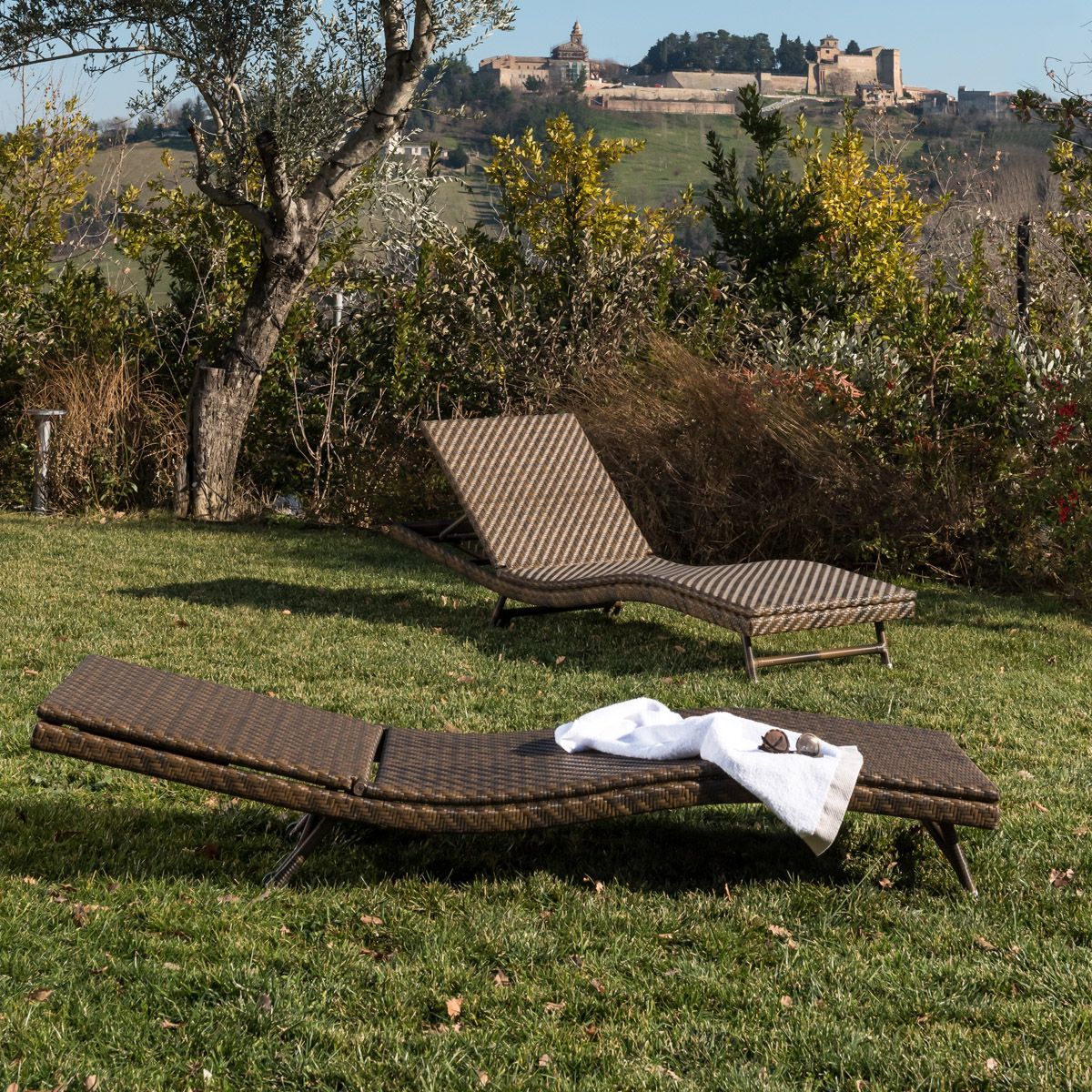 Lettino da giardino in vimini