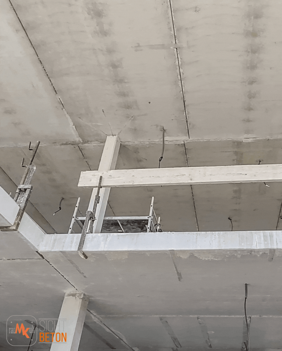 Sichtbeton, Beton reparieren, Beton ausbessern außen, beton lasieren, Microzement, Betonkosmetik Produkte, Betonkosmetik Spachtel, Sichtbetonkosmetik, Kiesnester im Beton reparieren, Betonwand ausbessern, Beton Lunker ausbessern, Betonlasur Farbe, Betonoberfläche behandeln, Beton Oberflächen sanieren, Betonfassade Sichtbeton, Sichtbeton lasieren, Kiesnester Beton, Kiesnester im Beton, Sichtbeton verschönern. Kosmetik Mörtel, Betonstufen ausbessern, Lunker im Beton, Sichtbetondecken, Betonkosmetiker, Wandgestaltung, Beton ausbessern, Beton behandeln, Beton Treppe, Betonlasur außen, Betonmauer reparieren, Sichtbeton Spachtel, Betonkosmetik selber machen, Sichtbeton reinigen, Betonlasuren, Betonkosmetik Preis, Betonplatte ausbessern, Sichtbeton Lasur, Betonkosmetik Berlin, Betonkosmetik Sachsen, Betonkosmetik Chemnitz, fugenloses Bad, Betonkosmetik Sichtbeton, Beton flicken, Sichtbeton sanieren, Reprofilierung Beton, Beton verschönern, raumkult Sichtbeton, Betontreppe reparieren