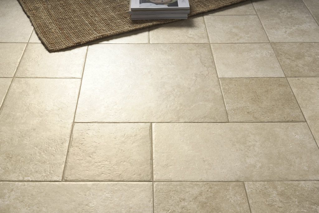 Pavimento in gres porcellanato effetto pietra di Tuscania ceramiche serie Leccese