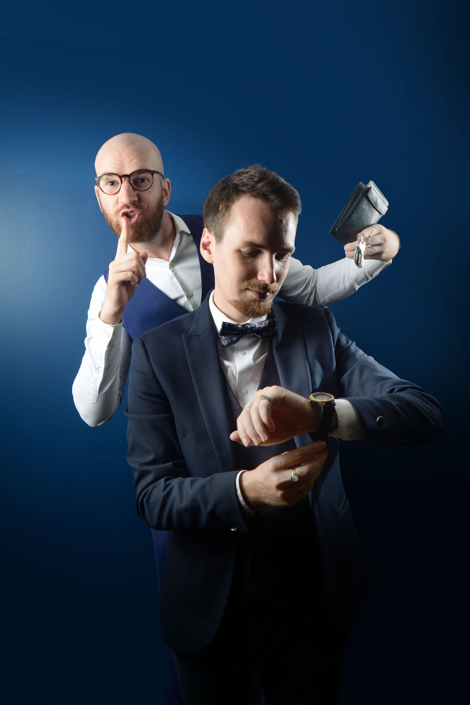 Pickpocket Ugo avec un H Magicien Paris Lyon Toulouse