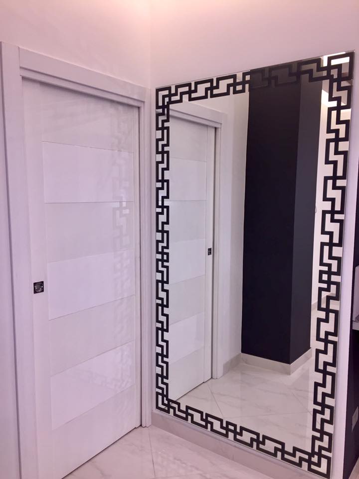 Specchio con cornice