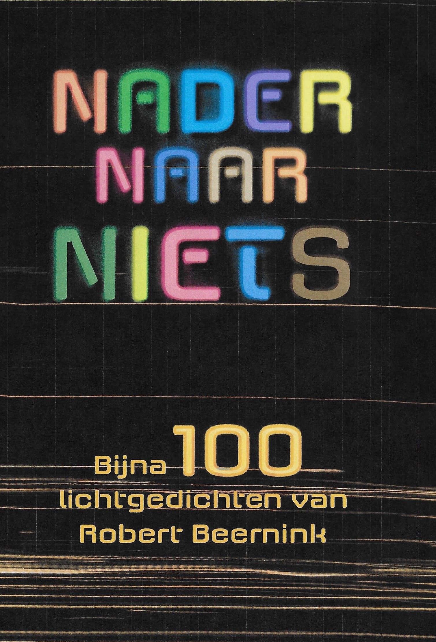 Kleurrijk diagonaal dambordpatroon met rode, blauwe, witte en zwarte stippen.