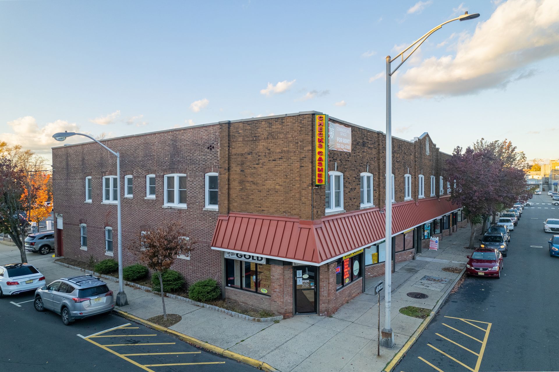 325 Maple St