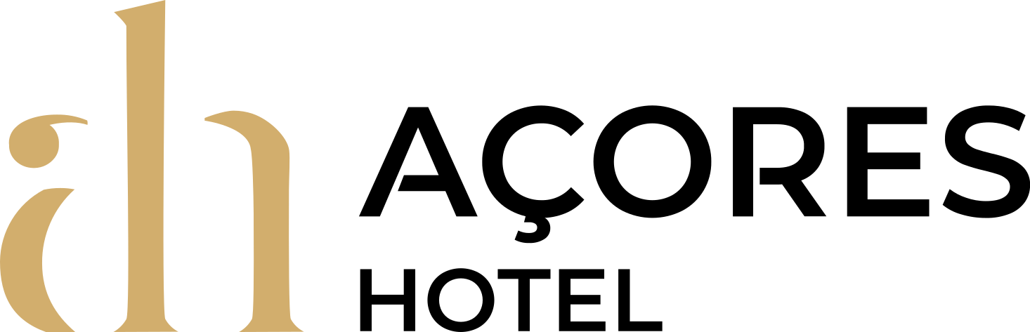 Logotipo do Açores Hotel com letras estilizadas em dourado e texto preto sobre fundo branco.