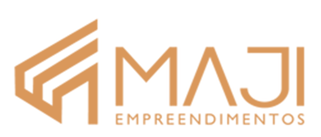 Logotipo da MAJI Empreendimentos em dourado com ícone geométrico estilizado e texto sobre fundo branco.