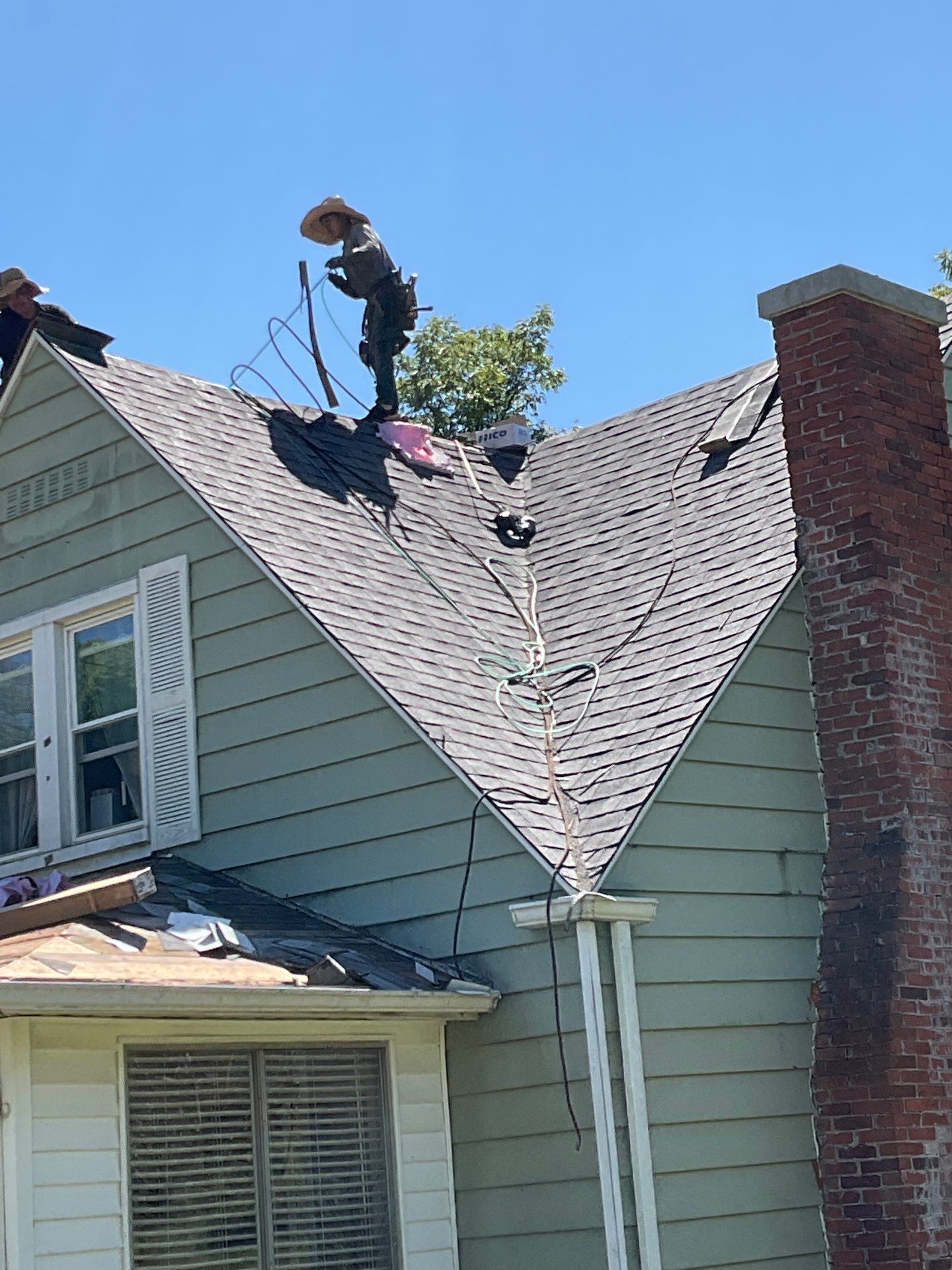 Slagle Roofing and Construction 173