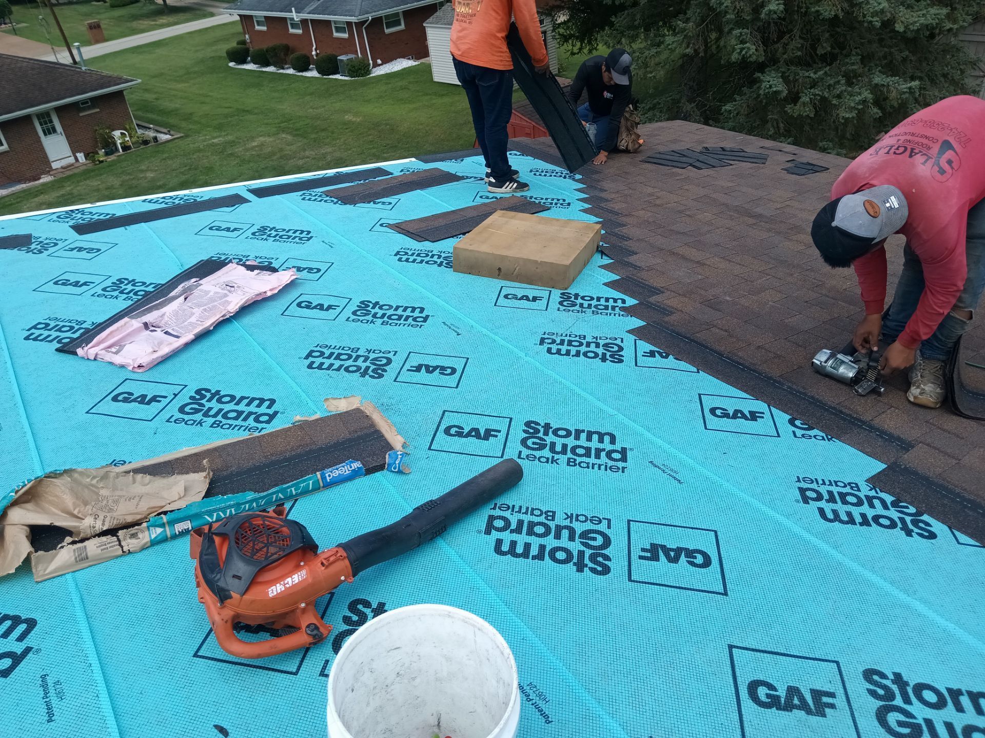Slagle Roofing and Construction 323