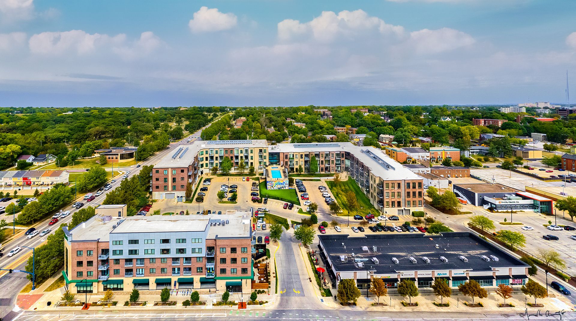 Windsor Heights, IA, Apartments Ingersoll Square Photos