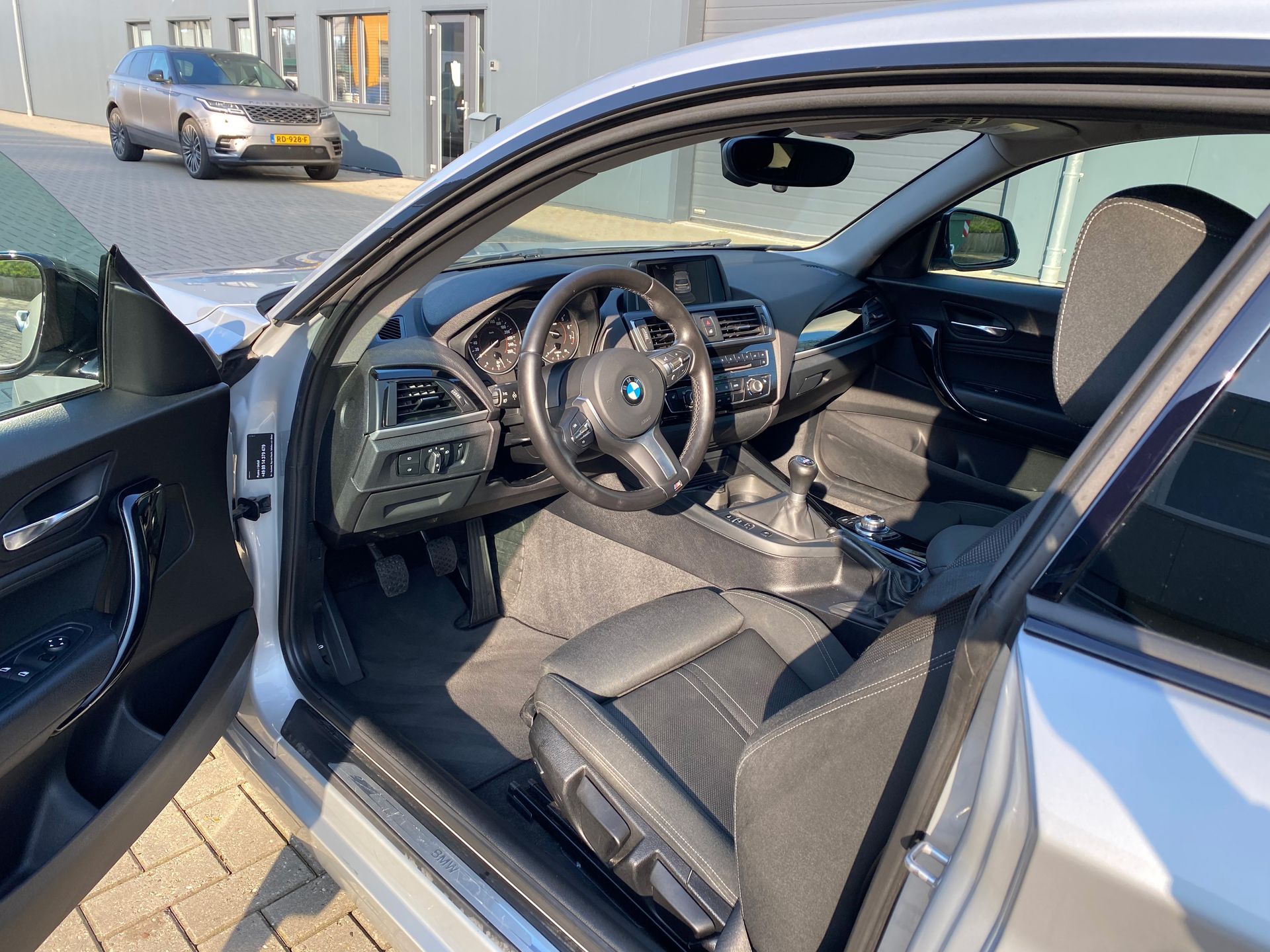 Binnenkant van een BMW schoongemaakt door CleanWheels