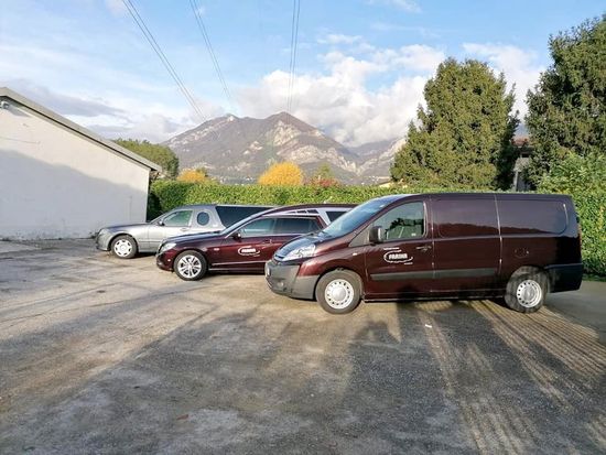 Auto funebri delle onoranze funebri a Lecco