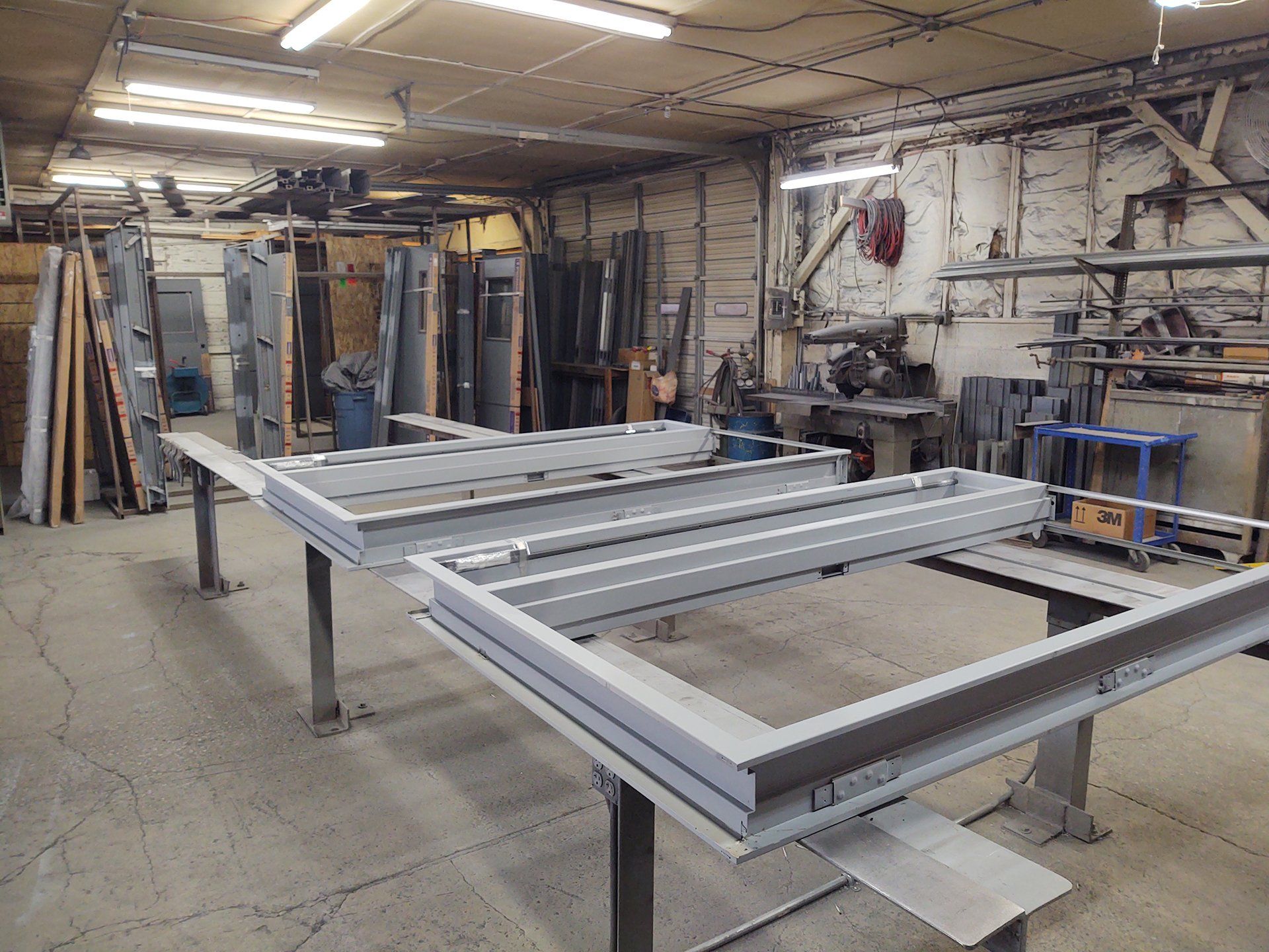 Workshop for the construction of doors and frames.