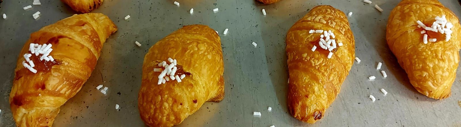cornetti con zucchero