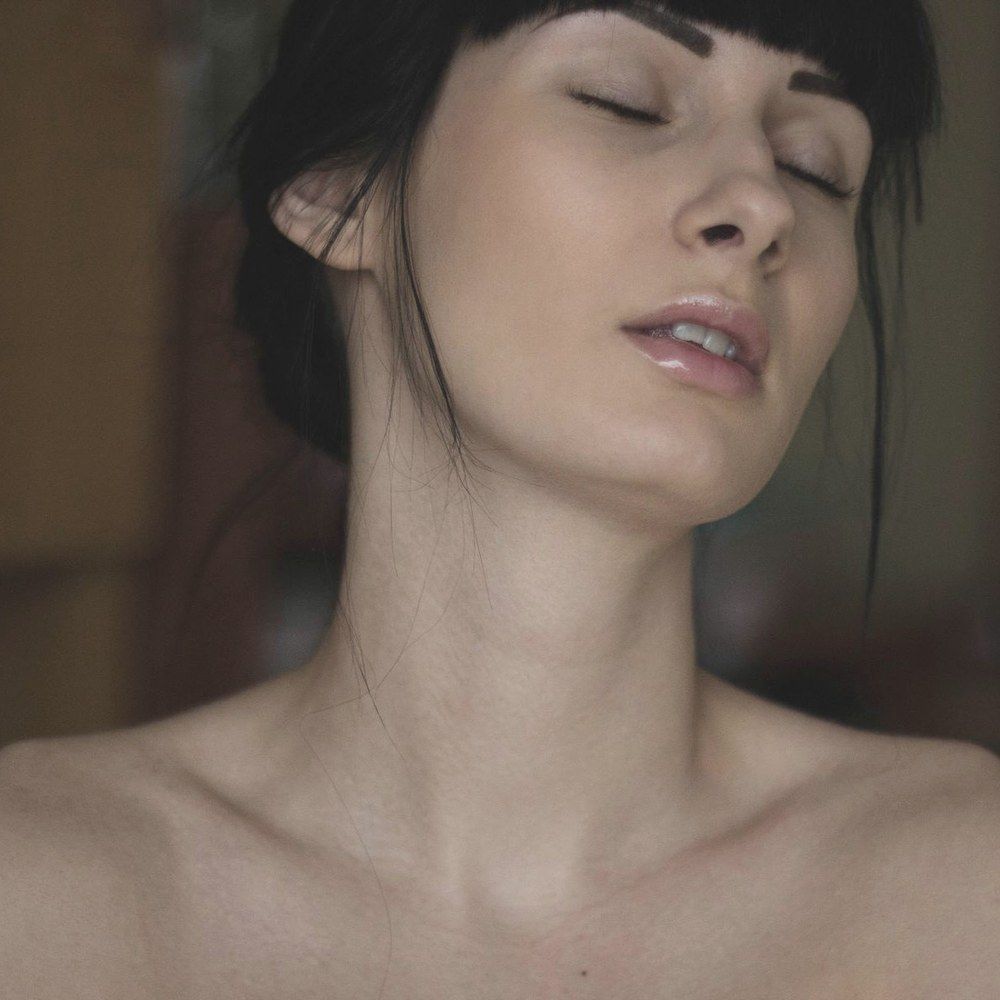 Scalp being assessed closely before a course of platelet rich plasma