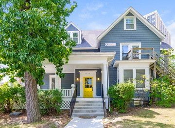 1328 Washtenaw