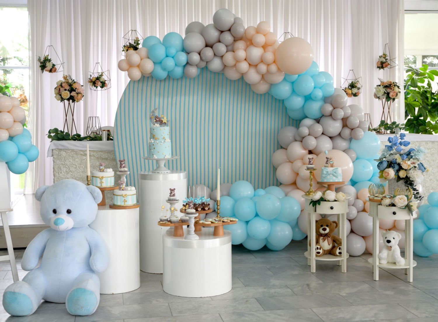 Teddy Bear-Themed Balloon Arch and Dessert Table Display