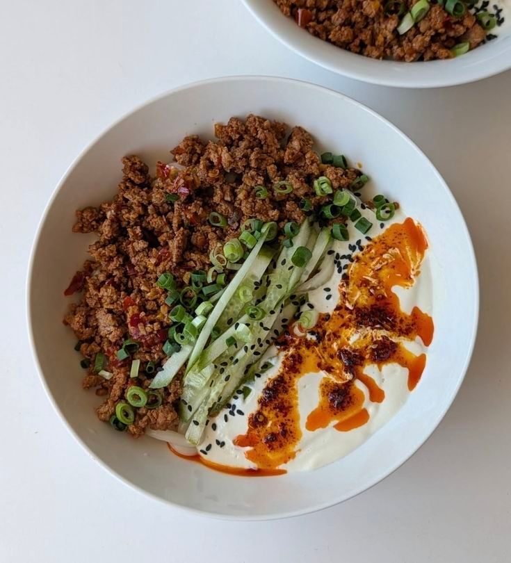 麻婆豆腐麵，以香辣麻婆豆腐醬拌入麵條，搭配嫩豆腐與肉末
Mapo tofu noodles with spicy Sichuan-style tofu sauce, minced meat