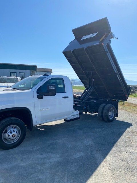11' Dump Body w/DOT Bumper & Hitch