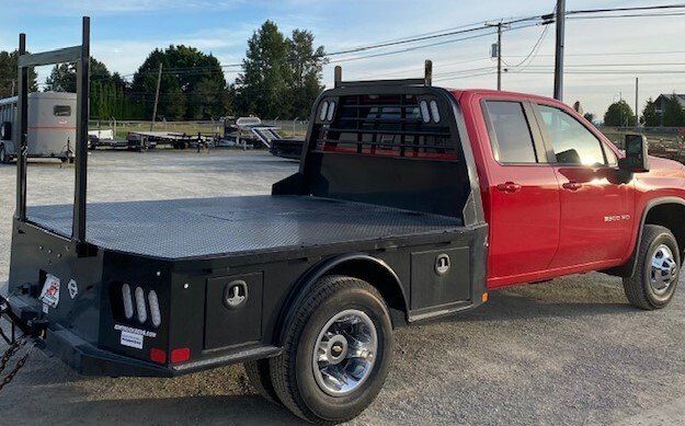 Skirted bed with Removable Material Rack on CHEV 3500