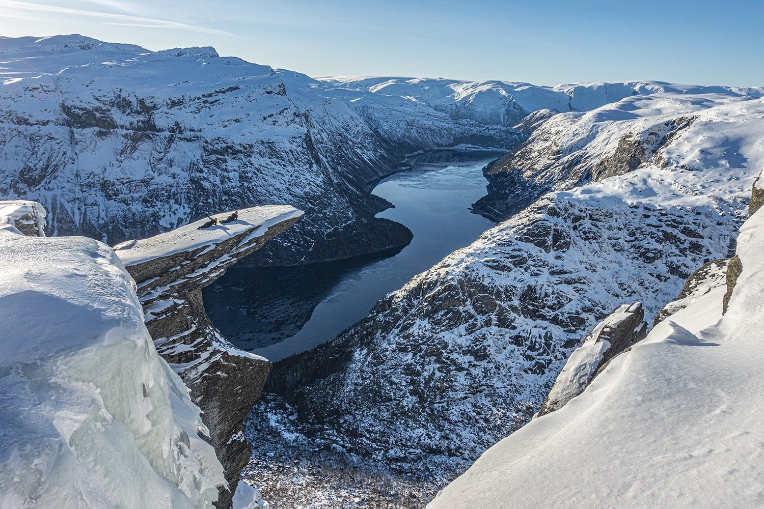 Trolltunga Active